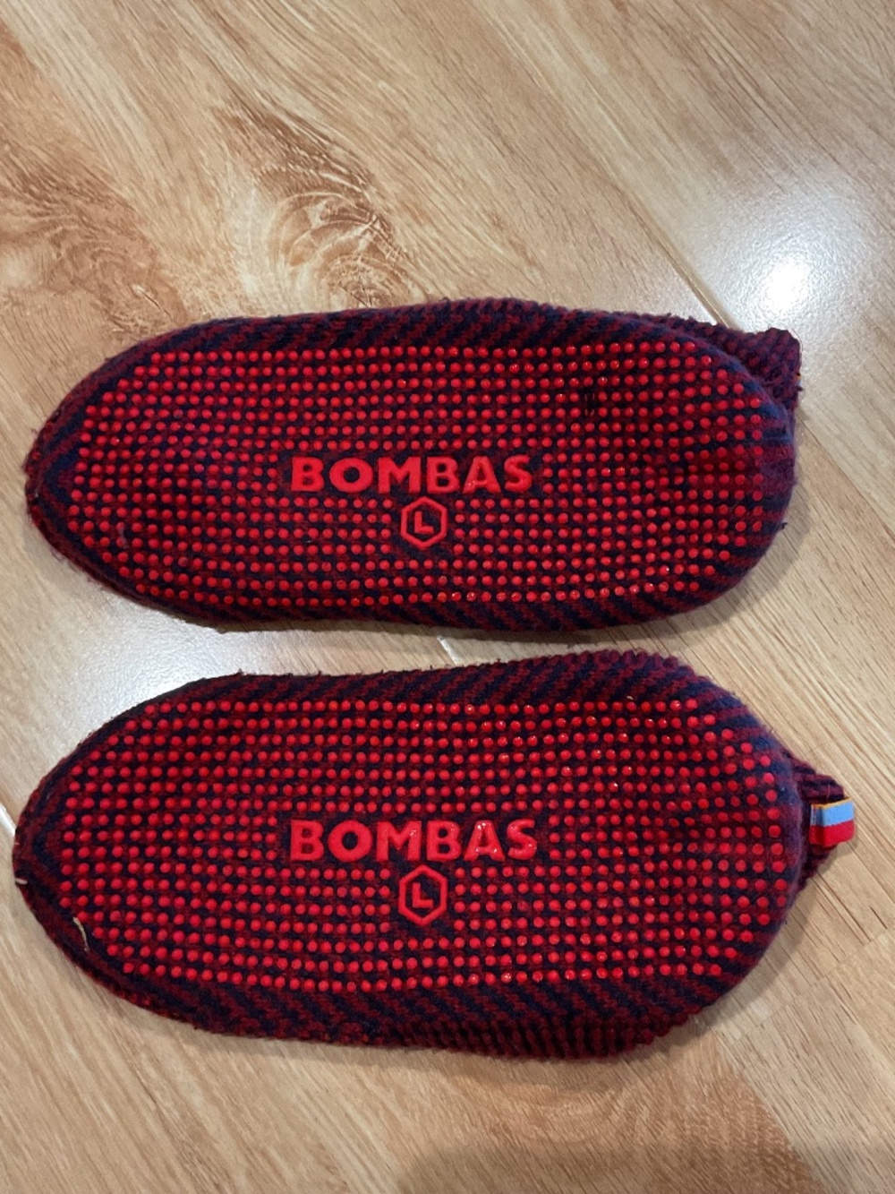 Bombas Men’s Gripper Slipper Socks Size Large Red Cozy House Slipper